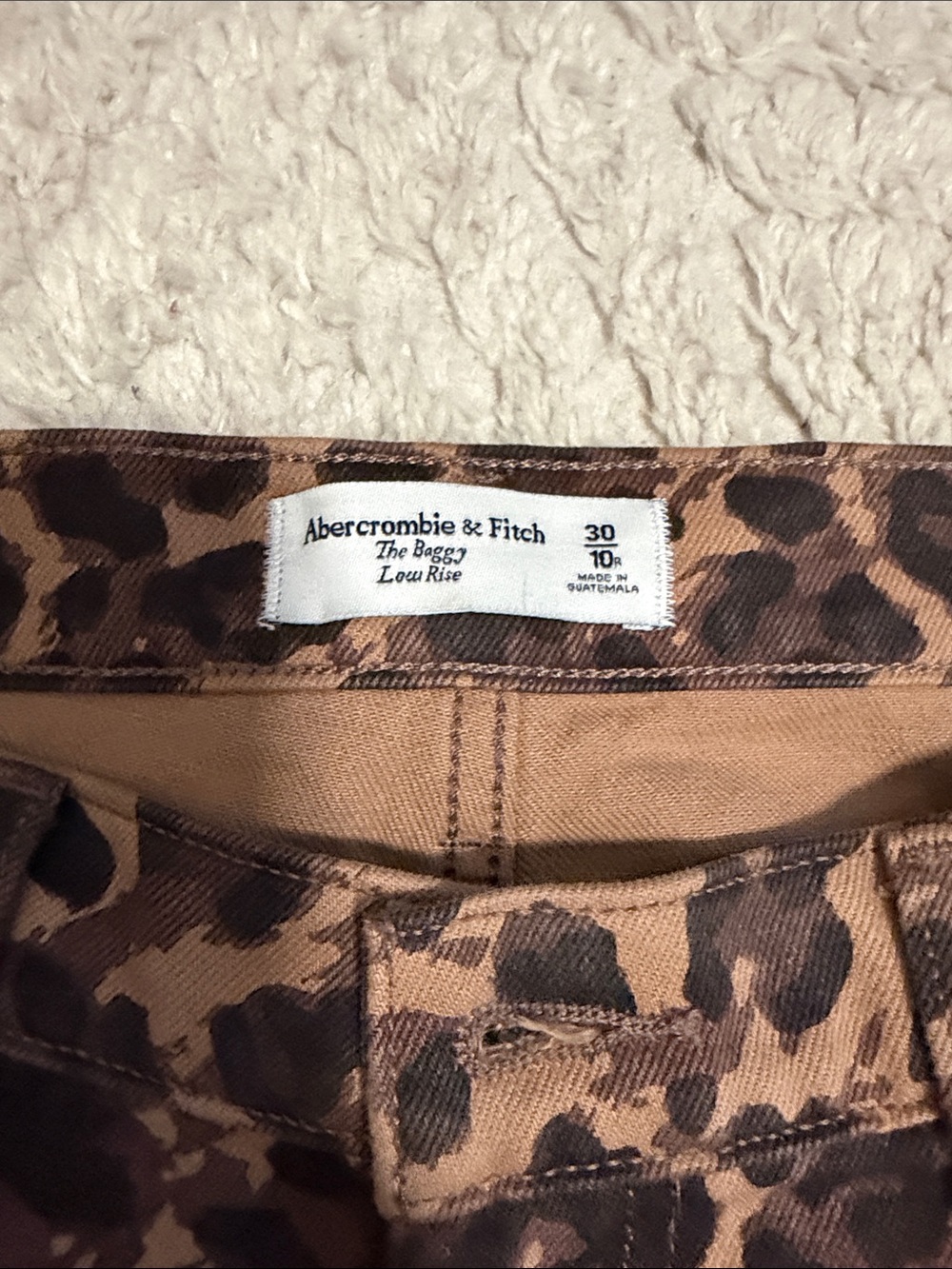 Women’s Abercrombie Leopard Print Brown Jeans - Picture 4 of 5